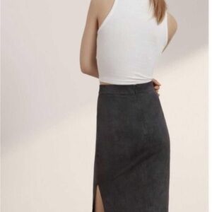 Wilfred Aritzia Lis Skirt in Black Vegan Suede by Wilfred Free size 4